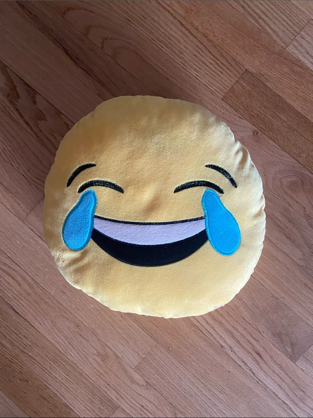 Laughing / crying emoji pillow 😂